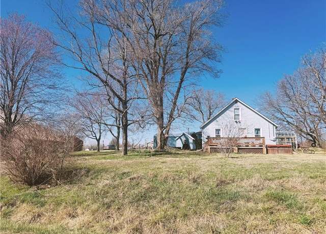 Property at 4900 E 219th St, Peculiar, MO 64078, 3 beds, 1.5 baths