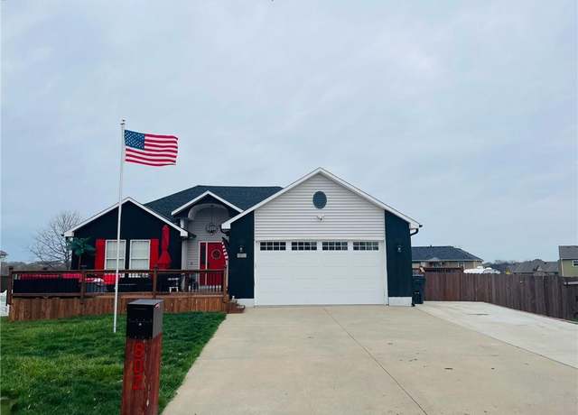 Property at 802 SW Crestview Ct, Grain Valley, MO 64029, 4 beds, 3 baths