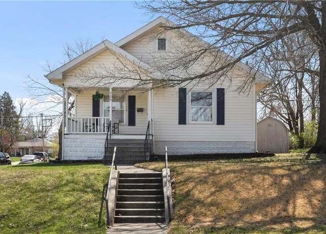 Property at 904 W 3rd St, Maryville, MO 64468, 3 beds, 2 baths