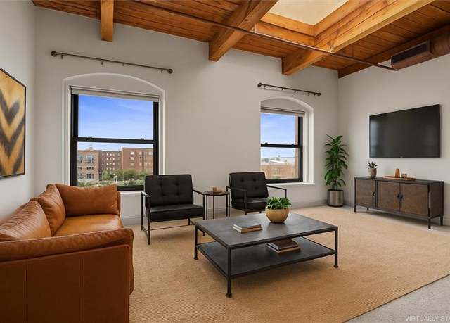 Property at 609 Central St #1501, Kansas City, MO 64105, 1 bed, 1 bath