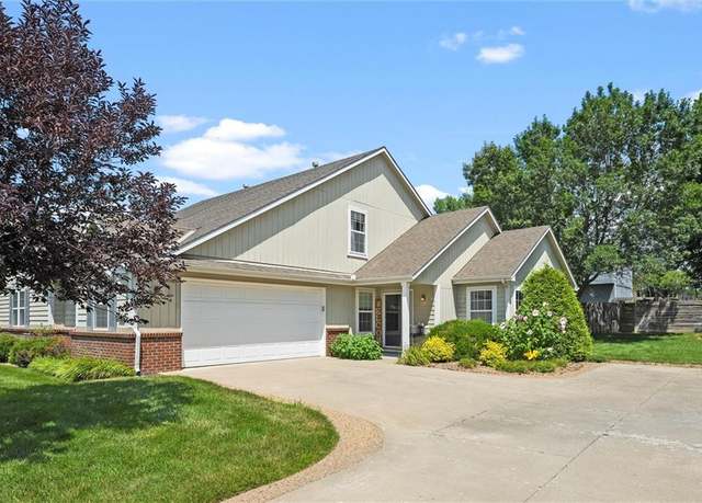 Property at 380 W Acorn St, Gardner, KS 66030, 3 beds, 3 baths