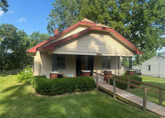 Property at 2009 S 20th St, Kansas City, KS 66106, 3 beds, 1 bath