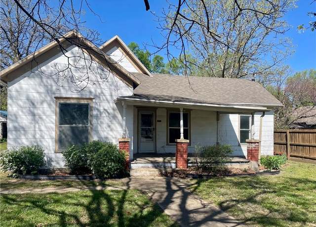 Property at 1012 S Judson St, Fort Scott, KS 66701, 2 beds, 1 bath
