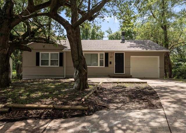 Property at 510 N Westwood Dr, Independence, MO 64050, 3 beds, 2 baths