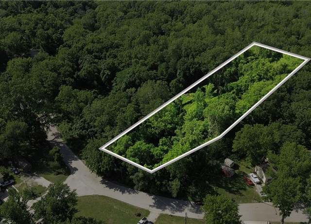 Property at 10208 Parkview St, Independence, MO 64053