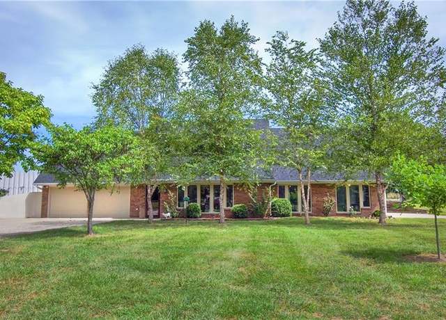 Property at 28605 E 239th St, Harrisonville, MO 64701, 3 beds, 3 baths
