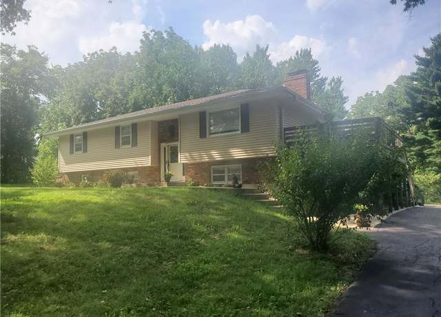 Photo of 1930 Hillview Rd, Liberty, MO 64068
