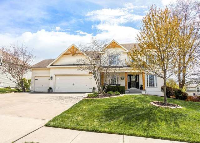 Property at 9709 N Farley Ave, Kansas City, MO 64157, 4 beds, 4 baths