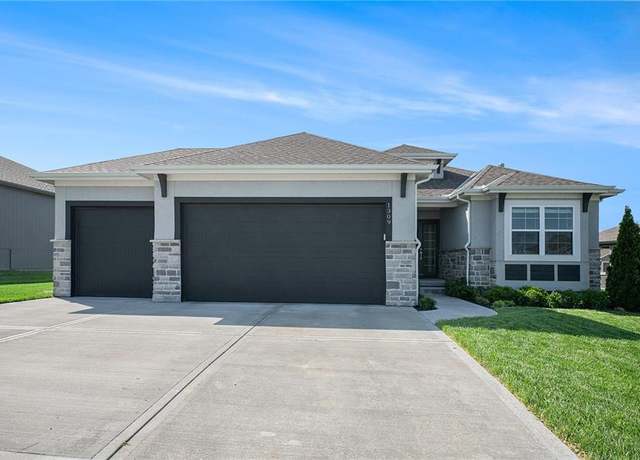 Property at 1309 NW 107th Ter, Kansas City, MO 64155, 5 beds, 5 baths