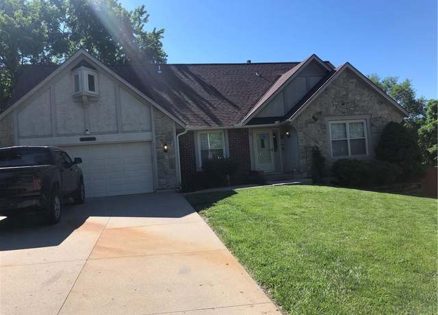 Property at 10419 W 50th Ter, Shawnee, KS 66203, 4 beds, 3.5 baths