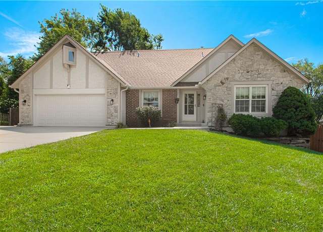 Property at 10419 W 50th Ter, Shawnee, KS 66203, 4 beds, 3.5 baths