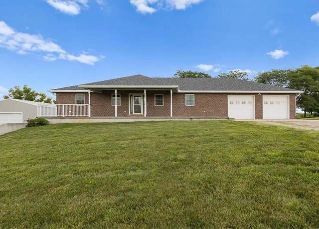 Property at 12815 Hurley Dr, Savannah, MO 64485, 3 beds, 2.5 baths