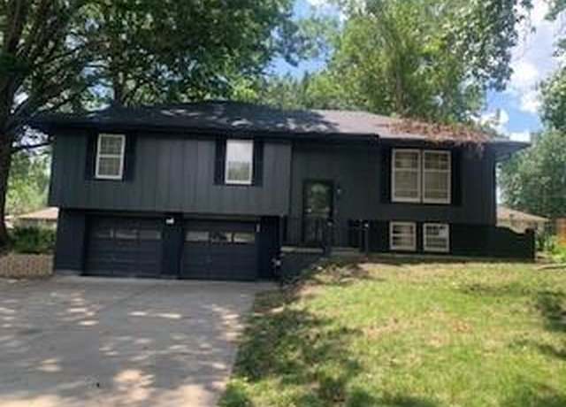 Property at 1209 SE Brookwood St, Lee's Summit, MO 64063, 3 beds, 2.5 baths