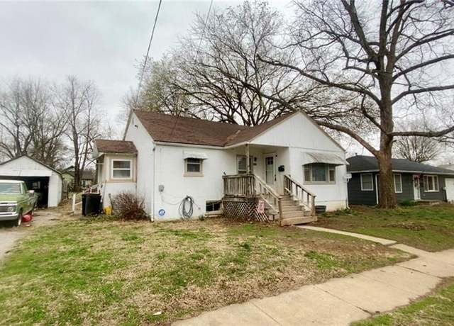 Property at 410 W Dakota St, Butler, MO 64730, 2 beds, 1 bath