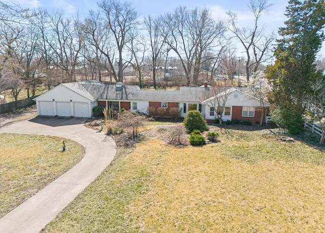 Property at 6909 W 82nd St, Overland Park, KS 66204, 2 beds, 1.5 baths