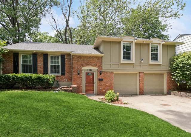 Property at 9024 Wedd St, Overland Park, KS 66212, 3 beds, 2 baths