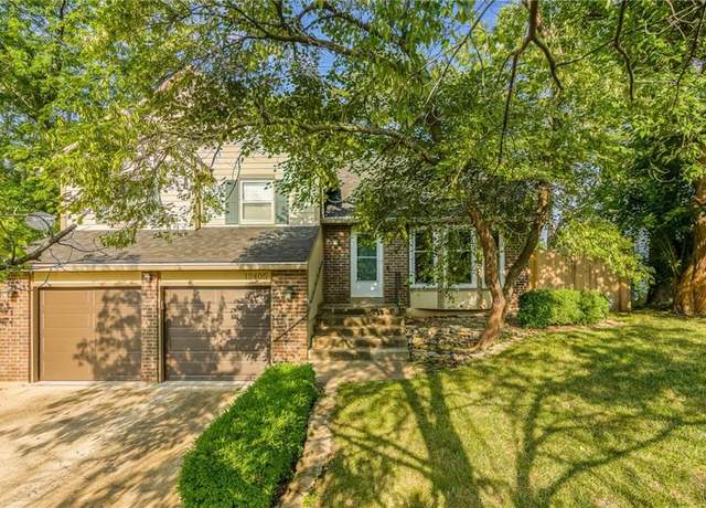 Property at 12405 S Blackfoot Dr, Olathe, KS 66062, 3 beds, 3 baths