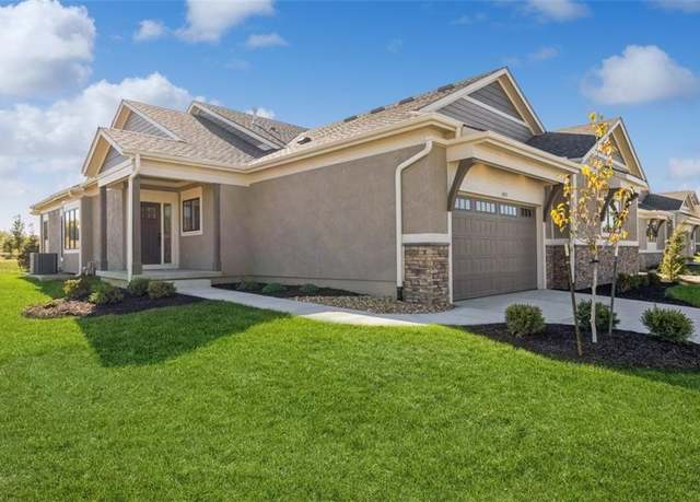 Property at 11431 S Waterford Dr, Olathe, KS 66061, 3 beds, 2.5 baths