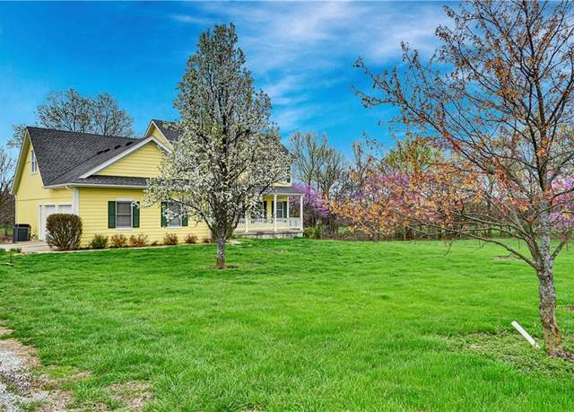 Property at 34625 N Rockville Rd, Louisburg, KS 66053, 4 beds, 3.5 baths