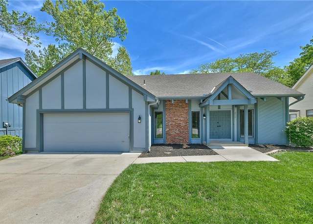 Property at 3512 Apple Tree Ln, Gladstone, MO 64119, 4 beds, 3.5 baths