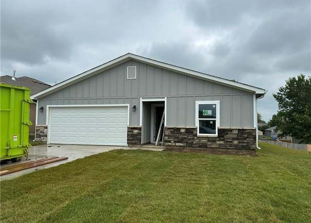 Property at 2133 Brook Ridge Cir, Tonganoxie, KS 66086, 3 beds, 2 baths