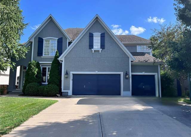 Property at 13001 W 139th St, Overland Park, KS 66221, 4 beds, 4.5 baths