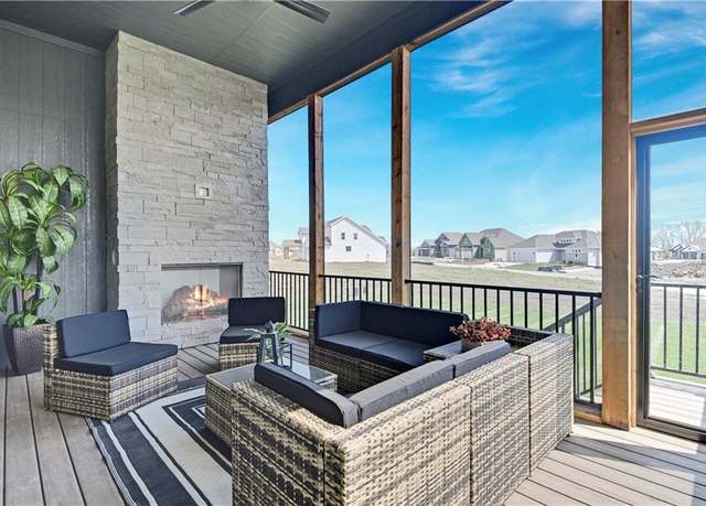 Property at 17433 Gillette St, Overland Park, KS 66221, 5 beds, 4 baths