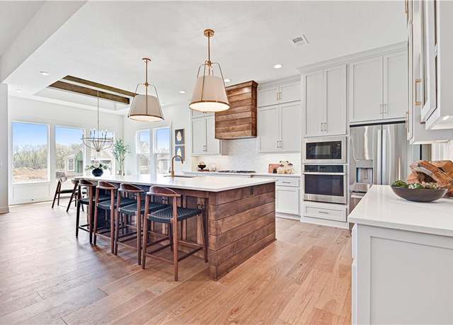 Property at 17433 Gillette St, Overland Park, KS 66221, 5 beds, 4 baths