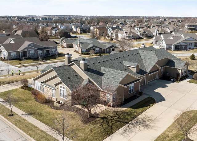 Property at 12020 S Tallgrass #1000 Dr, Olathe, KS 66061, 3 beds, 3 baths