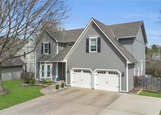 Property at 137 SE Citadel Dr, Lee's Summit, MO 64063, 4 beds, 2.5 baths