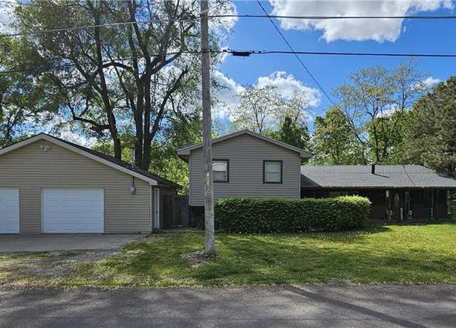 Property at 6004 Amazonia Rd, St Joseph, MO 64505, 3 beds, 2 baths