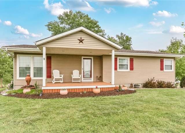 Property at 20440 147th St, Basehor, KS 66007, 3 beds, 2.5 baths