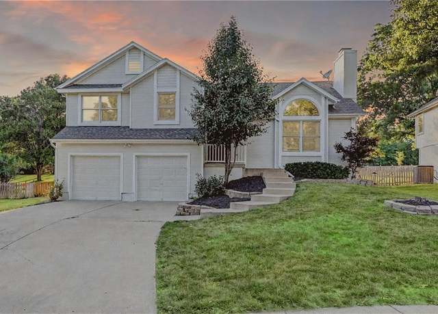 Property at 6236 W 156th St, Overland Park, KS 66223, 4 beds, 3 baths