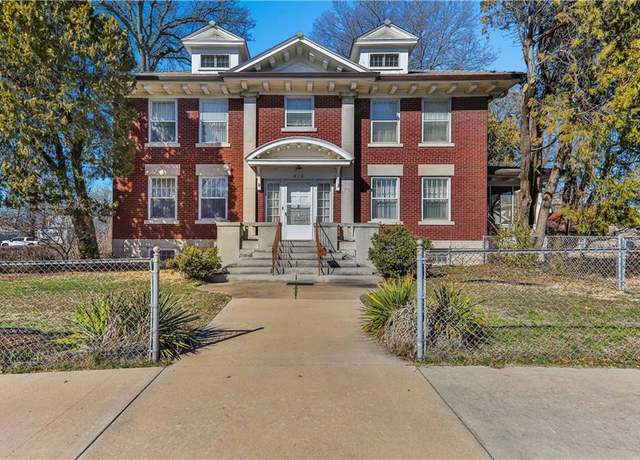 Property at 416 W 6th St, Coffeyville, KS 67337, 4 beds, 2.5 baths