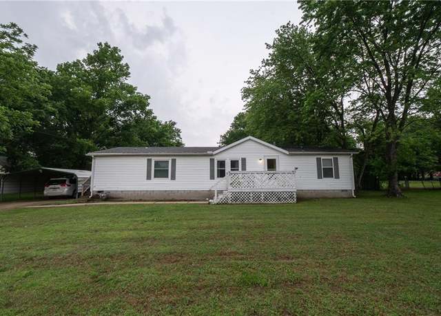 Property at 406 Cheyenne Ave, Coffeyville, KS 67337, 3 beds, 2 baths