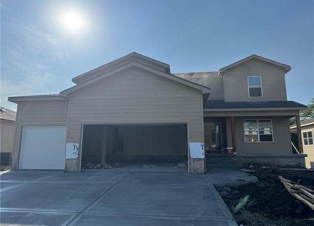 Property at 903 Reed Dr, Raymore, MO 64083, 5 beds, 4 baths