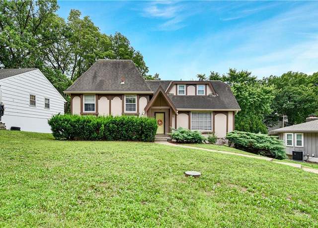 Property at 1309 E 98th Ter, Kansas City, MO 64131, 3 beds, 2.5 baths