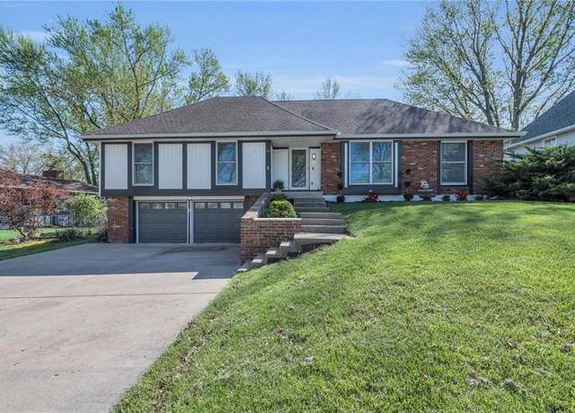 Property at 1125 NE 97th Pl, Kansas City, MO 64155, 5 beds, 3 baths