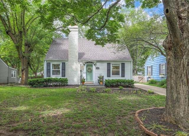 Property at 5608 Outlook St, Mission, KS 66202, 4 beds, 3 baths