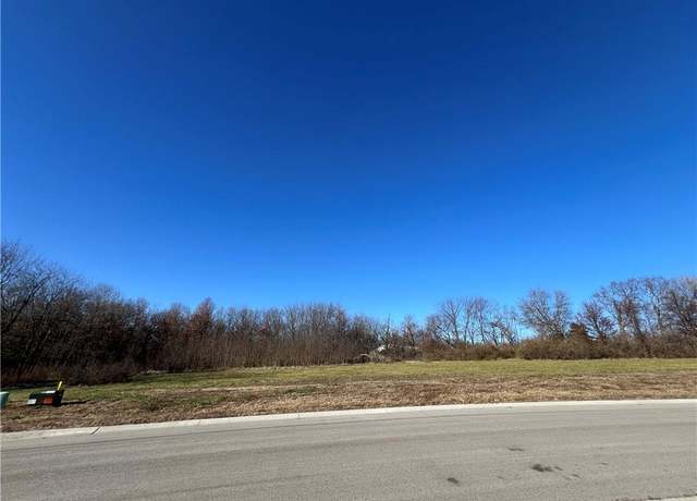 Property at 208 Melinda Dr, Kearney, MO 64060
