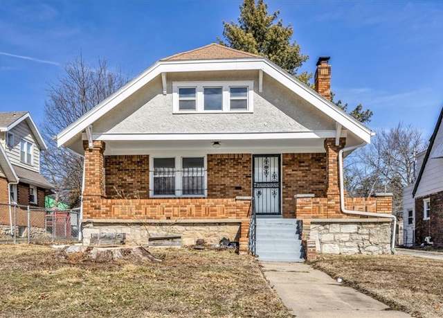 Property at 1122 E 76th St, Kansas City, MO 64131, 3 beds, 1.5 baths