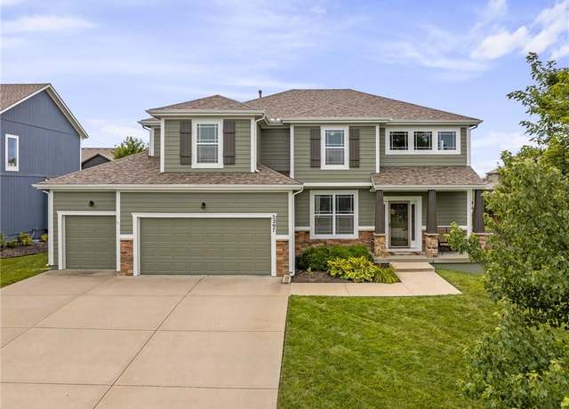 Property at 2297 W Park St, Olathe, KS 66061, 5 beds, 3.5 baths