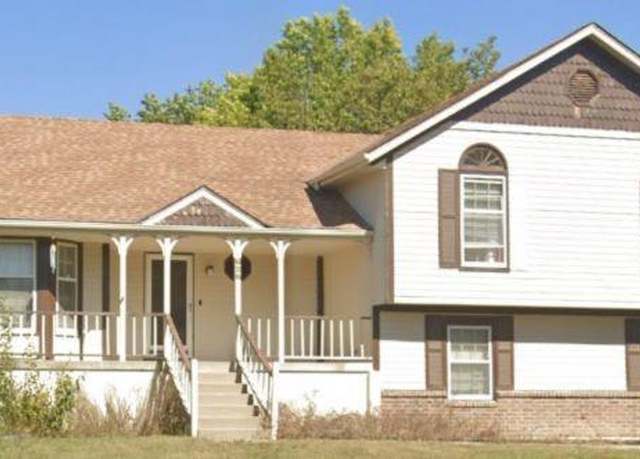 Property at 628 NE Reed Xing, Lee's Summit, MO 64086, 3 beds, 2 baths