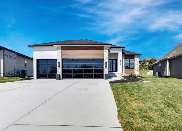 Property at 25126 W 98th Pl, Lenexa, KS 66227, 4 beds, 3 baths