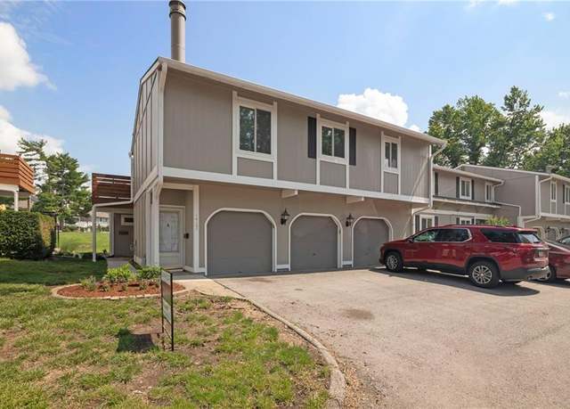 Property at 14107 W 88th St, Lenexa, KS 66215, 2 beds, 1 bath