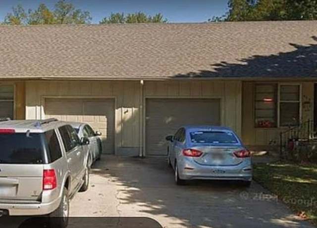 Property at 515 E Jefferson St, Pittsburg, KS 66762, 4 beds, 2 baths
