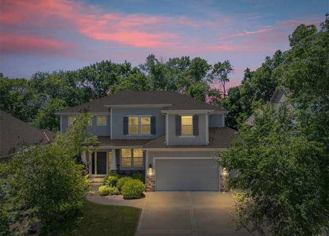 Property at 9154 Shady Bend Rd, Lenexa, KS 66227, 4 beds, 4.5 baths