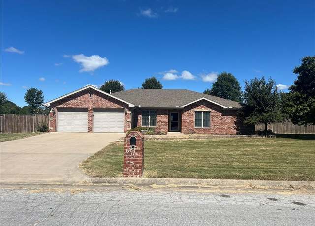 Property at 2304 Prairie Ln, Coffeyville, KS 67337, 3 beds, 2 baths