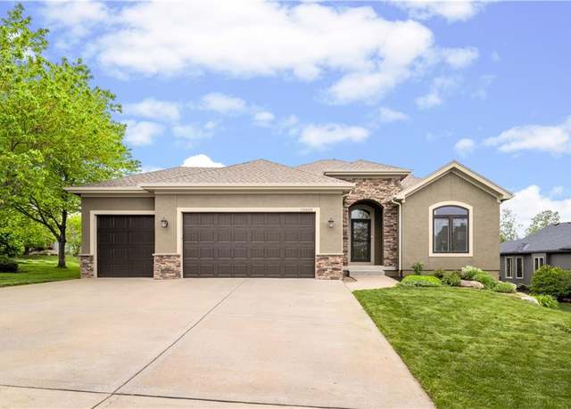 Property at 18920 W 99th Ter, Lenexa, KS 66220, 4 beds, 3 baths
