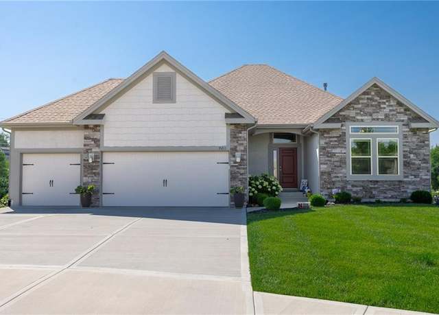 Property at 9211 NE 93rd Ct, Kansas City, MO 64157, 4 beds, 3 baths